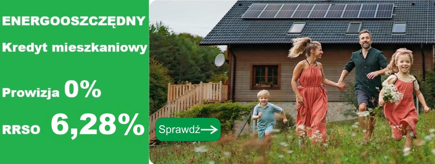 Rodzice z dwójką dzieci na tle małego domku.